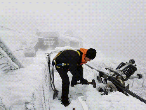 1683699570970857.gif 640.gif